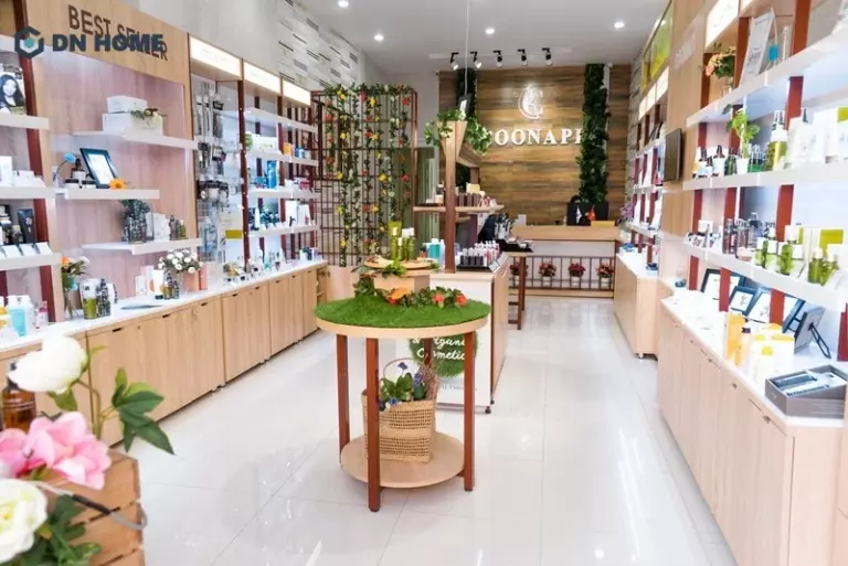 Thiết kế shop mỹ phẩm Nhật Bản thường sử dụng nội thất gỗ