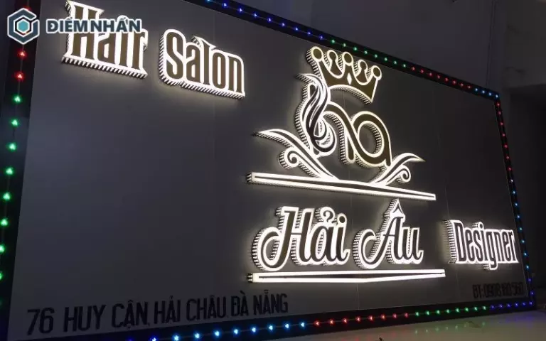 Mẫu bảng hiệu Alu cho tiệm cắt tóc mang lại cảm giác thư giãn quý phái