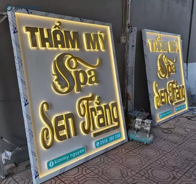 Bảng hiệu gương có tính thẩm mỹ cao