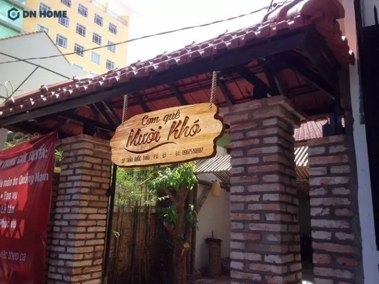 Mẫu bảng hiệu bằng gỗ theo phong cách vintage