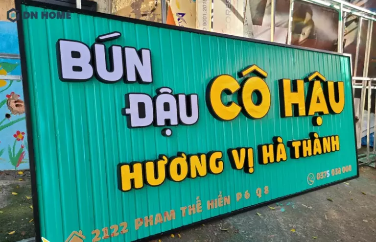 Nội dung bảng hiệu và màu sắc hài hoà, cuốn hút