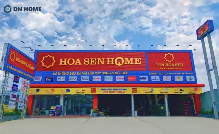 Bảng hiệu được thiết kế chuyên nghiệp, phù hợp với showroom