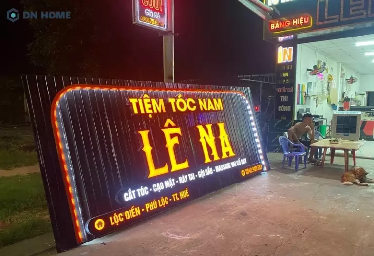 Mẫu bảng hiệu bằng tôn sóng kết hợp với đèn led