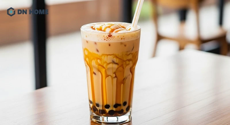 Trà sữa caramel nổi bật với hương thơm ngọt ngào và vị caramel đặc trưng