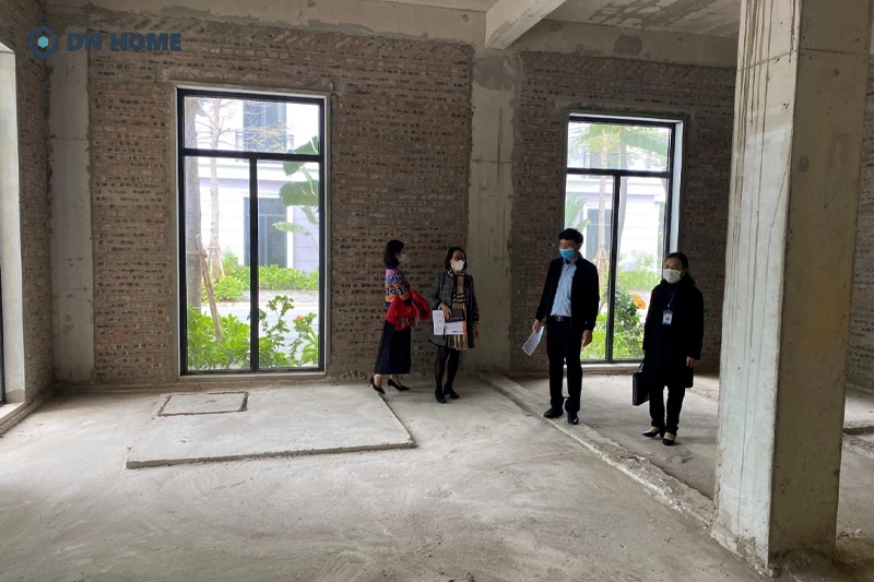 Khảo sát hiện trạng mặt bằng là bước tiên quyết để tính toán bậc cầu thang hợp lý, chuẩn xác