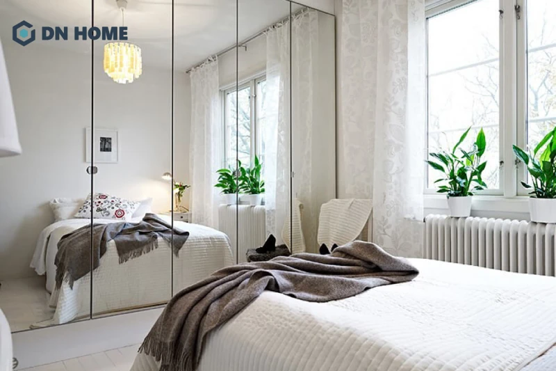 Gương đối diện nhà là kiểu bố trí phạm lỗi phong thủy lớn