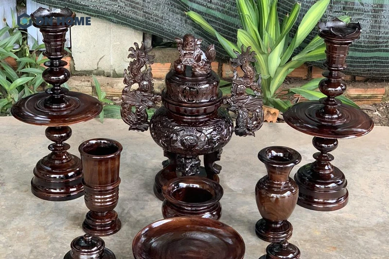 Với đường nét vân gỗ đẹp và rõ, gỗ cây chiu liu cùng thường được chế tác thành sản phẩm thủ công mỹ nghệ
