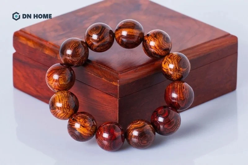 Gỗ cây sưa thường được sử dụng để làm vòng phong thủy