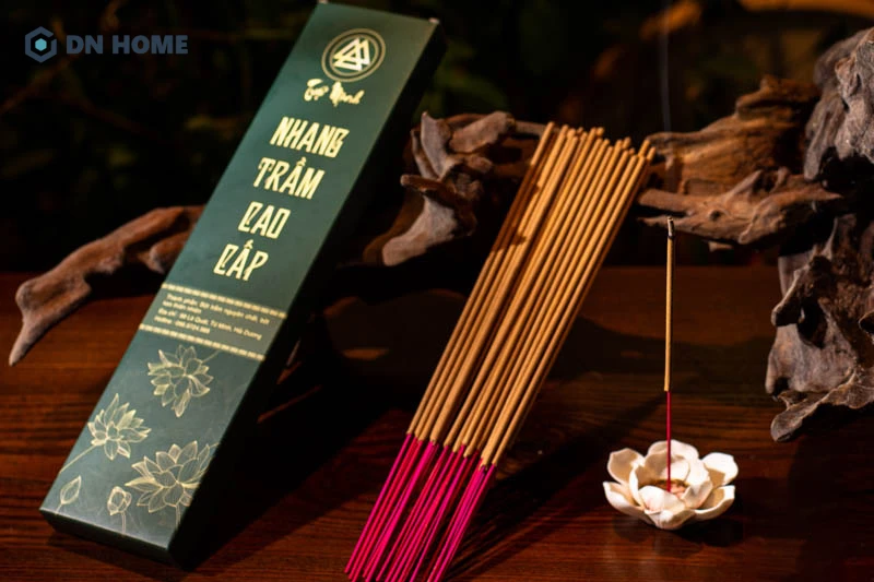 Bởi mùi hương sâu và lâu nên trầm hương được ưa chuộng trong sản xuất nhang