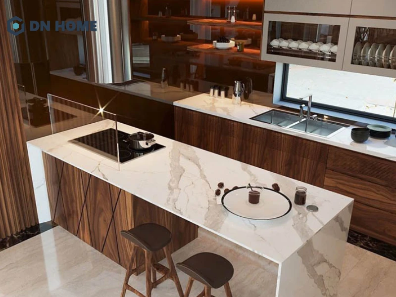 Khoảng cách giữa bếp nấu và đảo bếp hợp lý giúp di chuyển an toàn và linh hoạt