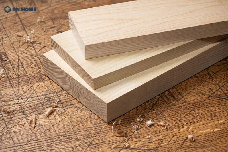 Gỗ sồi Nga không quá cứng nên dễ dàng chế tác nội thất nhiều kiểu dáng sáng tạo