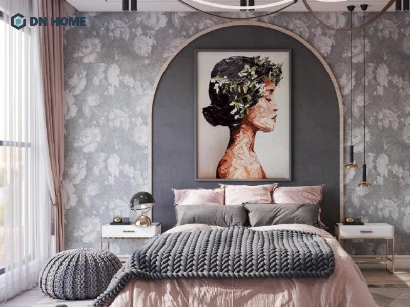 Mẫu thiết kế này nổi bật với bức tranh nghệ thuật đầy màu sắc trên nền tường xám cá tính
