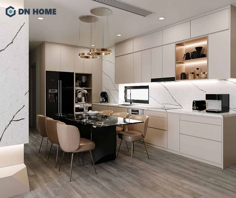 Khu vực bếp ăn được bố trí khoa học, sử dụng bàn ăn lớn thích hợp cho gia đình đông người