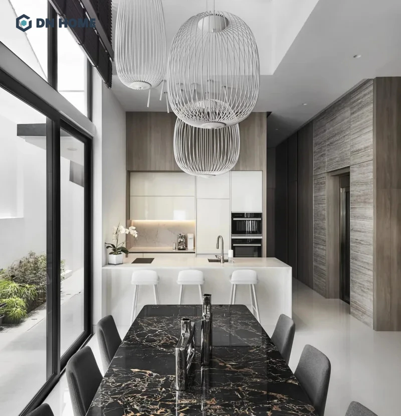 Thiết kế tinh tế trong từng chi tiết nhỏ nhất, đồng thời tối ưu hoá diện tích quý giá bằng việc sử dụng tủ bếp âm tường