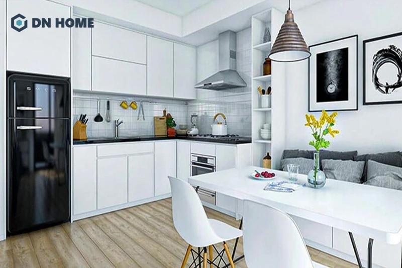 Tủ bếp chữ L giúp phòng bếp nhỏ 10m2 tận dụng tốt góc tường