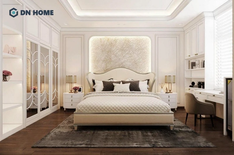 Giường được đặt ở vị trí trung tâm, hai bên là tab nhỏ gọn giúp tạo nên đặc trưng cơ bản của phong cách tân cổ điển