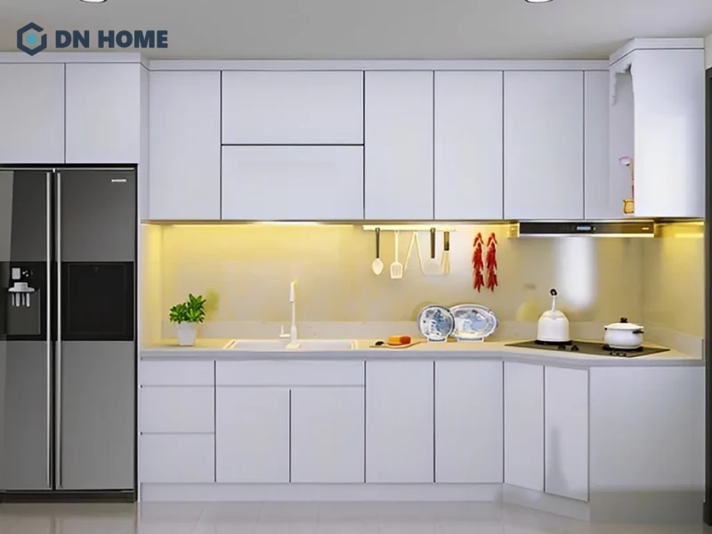 Lớp sơn 2K giúp bảo vệ tủ bếp và tăng tính thẩm mỹ cho không gian