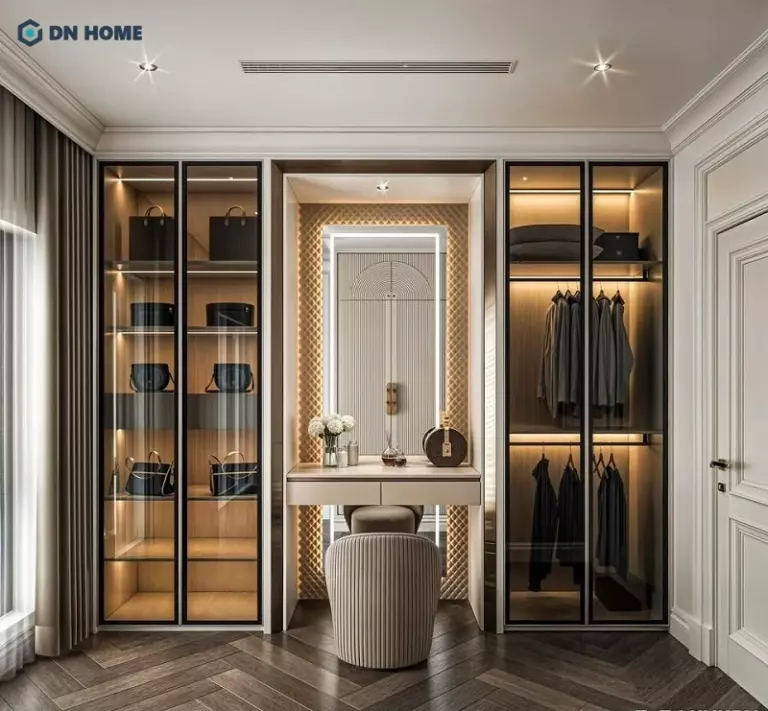 Thiết kế tủ kính kết hợp bàn trang điểm, sử dụng thêm đèn LED vàng nhẹ tạo nên điểm nhấn sang trọng cho không gian