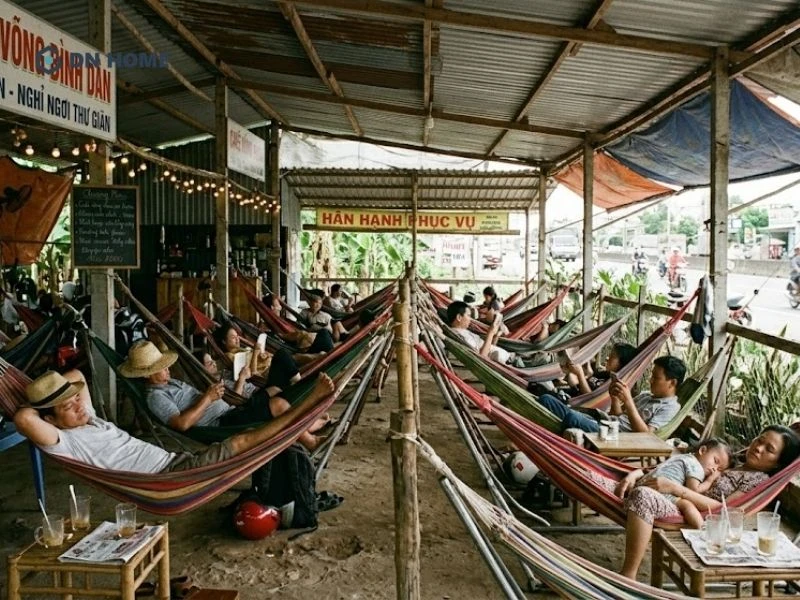 Quán cafe võng với thiết kế đơn giản
