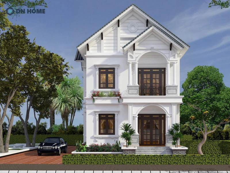 Bố cục cân đối của nhà vuông 2 tầng tân cổ điển tạo nên cảm giác vững chắc cho tổ ấm