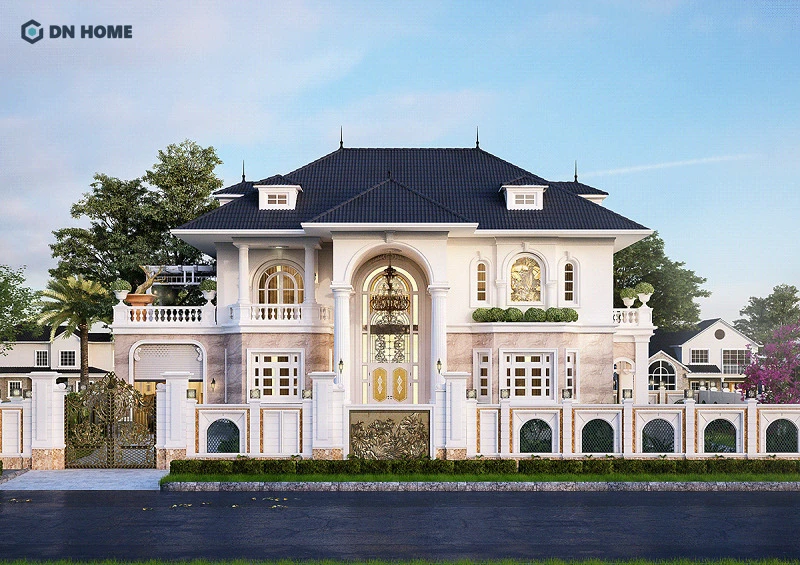 Mặt tiền rộng 9m cho phép gia chủ thoải mái khoe trọn nét đẹp thanh thoát của của hệ mái Thái