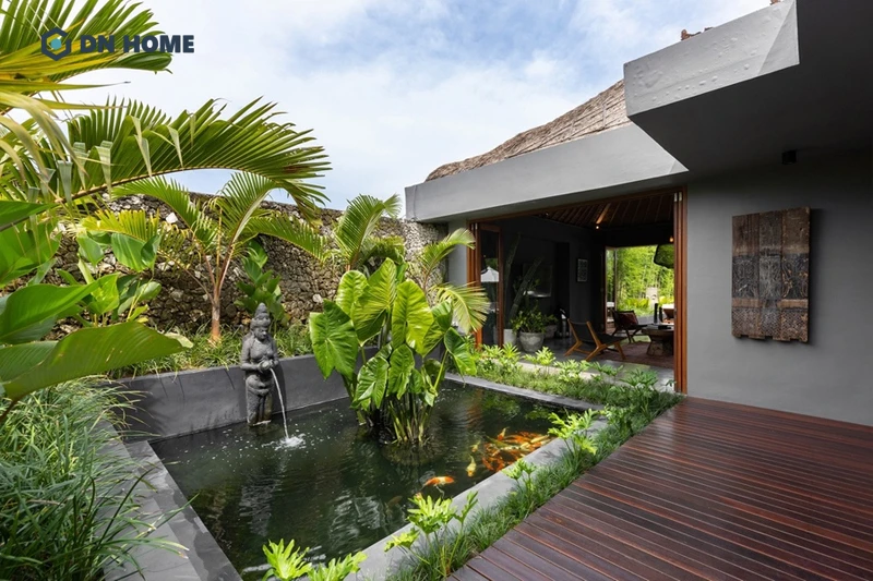 Cây xanh lá bản lớn là đặc trưng thể hiện đậm tinh thần phong cách Tropical