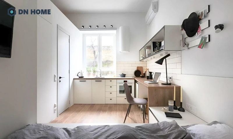 Thiết kế tận dụng tối đa ánh sáng tự nhiên từ cửa sổ lớn, tránh làm cho không gian bị bí bách