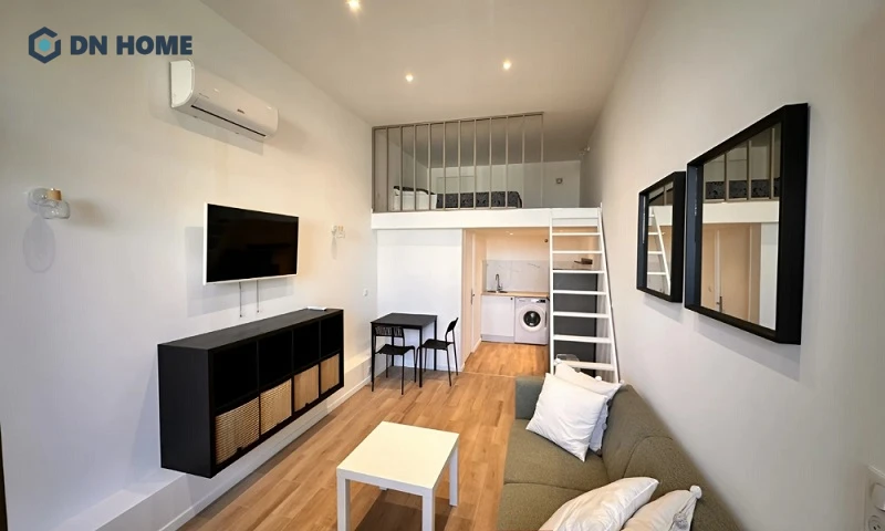 Gác lửng giúp phân chia không gian hiệu quả, tầng dưới là nơi sinh hoạt chung, tầng trên là không gian nghỉ ngơi riêng tư