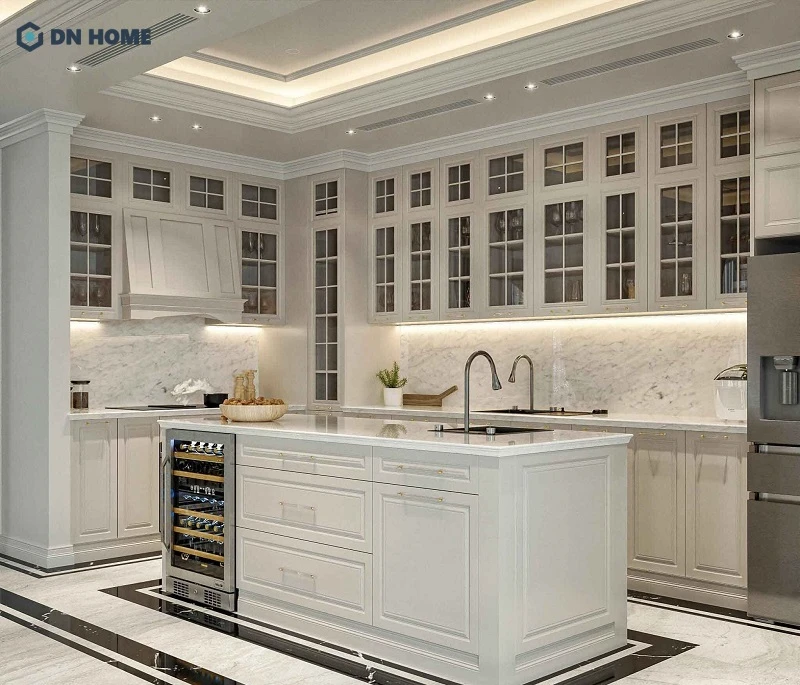 Khu vực bếp nấu tân cổ điển thường được xây theo hình dạng chữ L, kết hợp đảo bếp để tạo nên sự gọn gàng