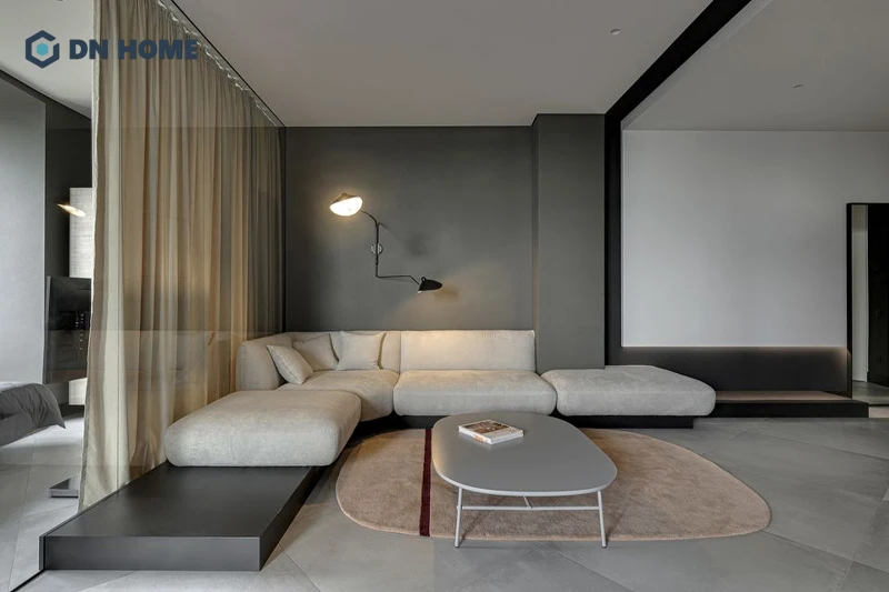 Phòng khách được thiết kế và trang trí đơn giản, hiện đại để tạo cảm giác thoáng đãng