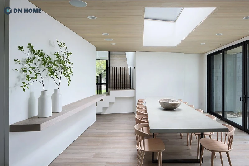 Sự tối giản trong các chi tiết giúp làm nổi bật các chi tiết trang trí đáng giá trong phòng ăn phong cách tối giản