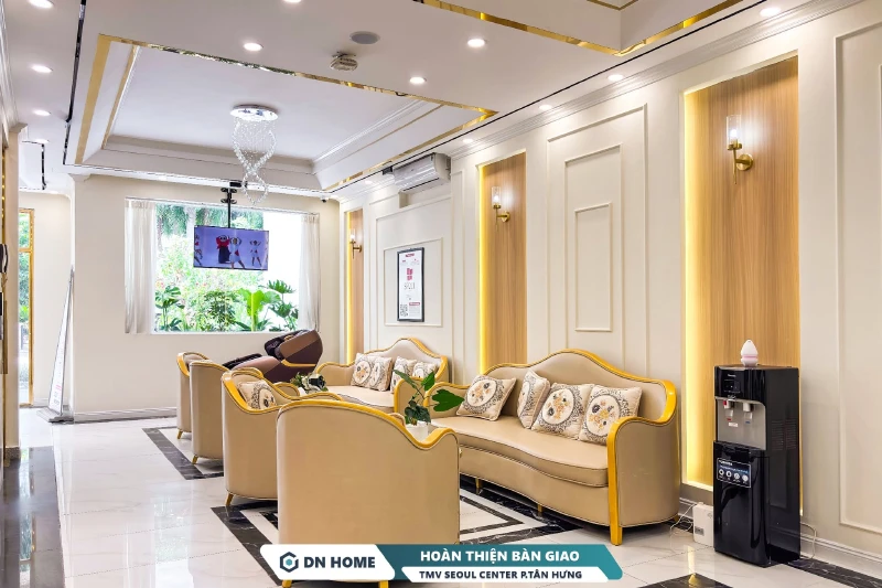 Không gian sảnh chờ - tư vấn được thiết kế thoáng đãng, tạo cảm giác thoải mái và dễ chịu cho khách hàng