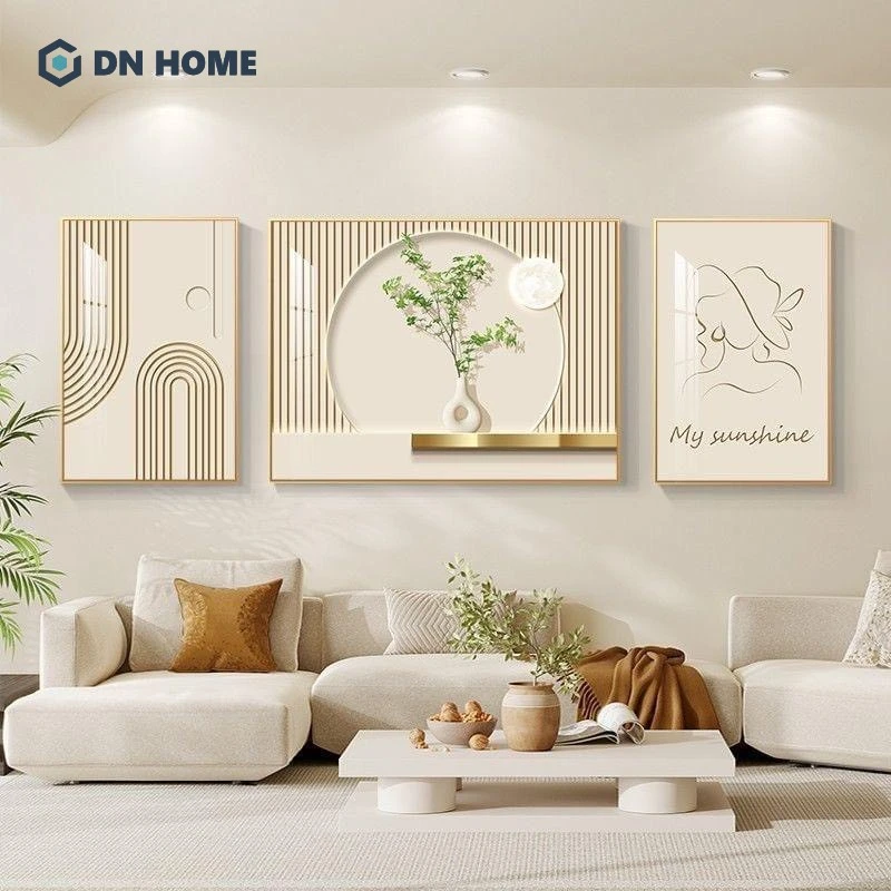 Nên ưu tiên lựa chọn tranh ảnh có nội dung tích cực, vui tươi để trao trang trí trong nhà
