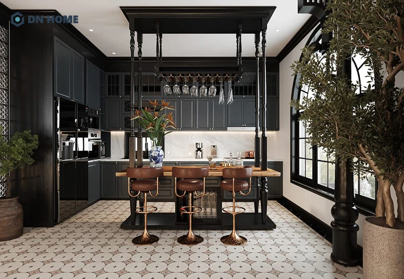 Quầy bar và chi tiết kim loại mạ vàng nâng cao vẻ đẹp đẳng cấp cho căn bếp Indochine