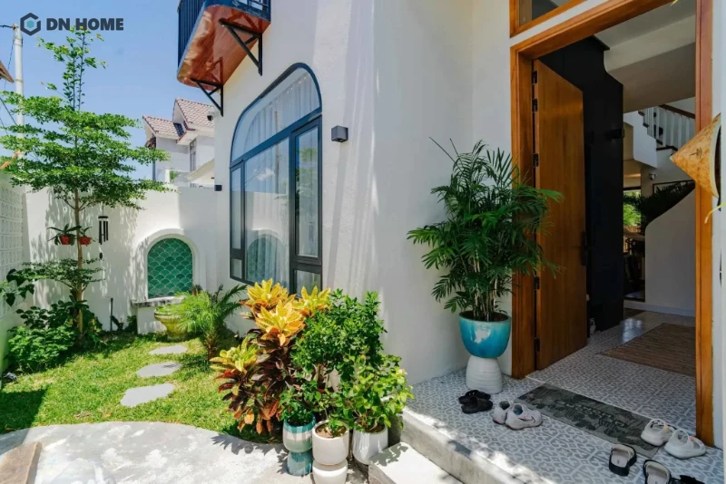 Sân vườn nhỏ phù hợp với nhà ở trong khu đô thị