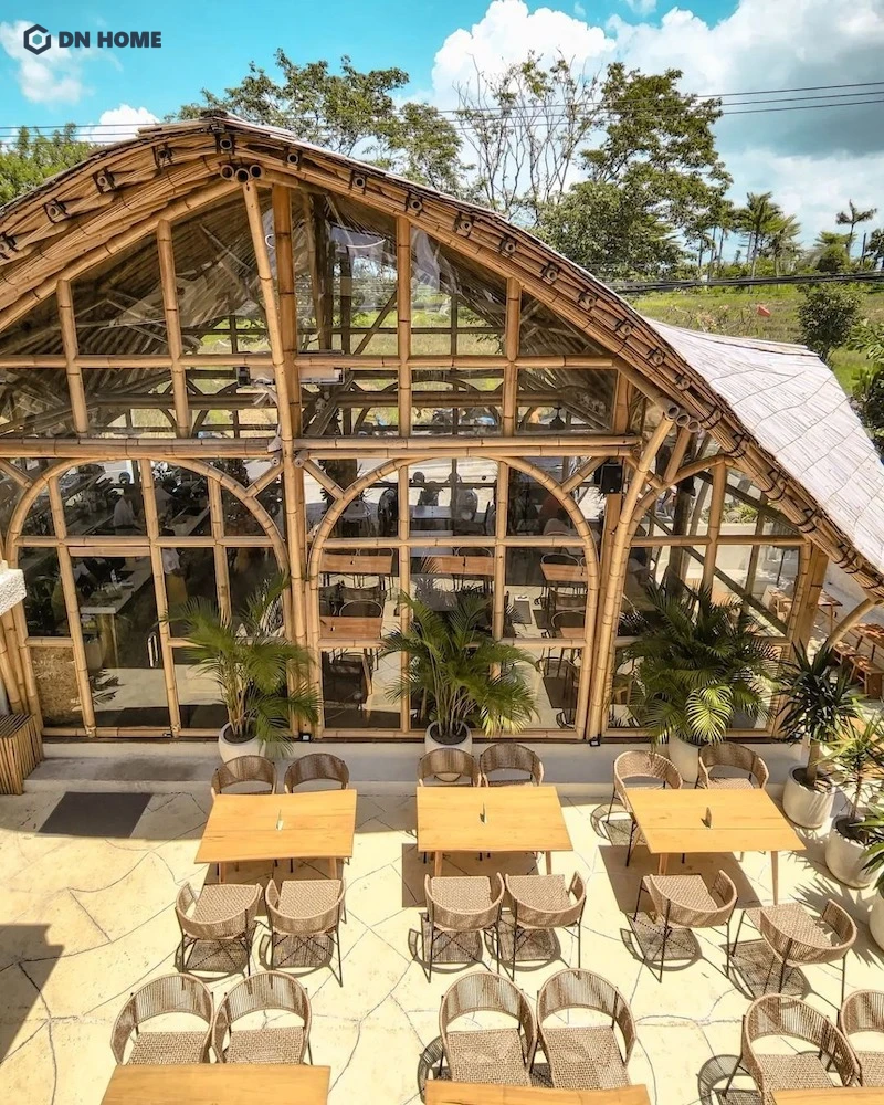 Thiết kế nhà hàng theo phong cách Modern Rustic với chất liệu tre làm điểm nhấn mộc mạc