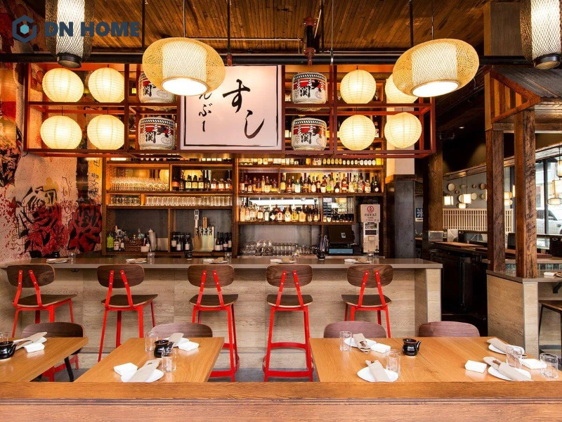 Sự linh hoạt trong bố trí bàn ghế là ưu điểm nâng cao trải nghiệm khách hàng khi đến nhà hàng Izakaya