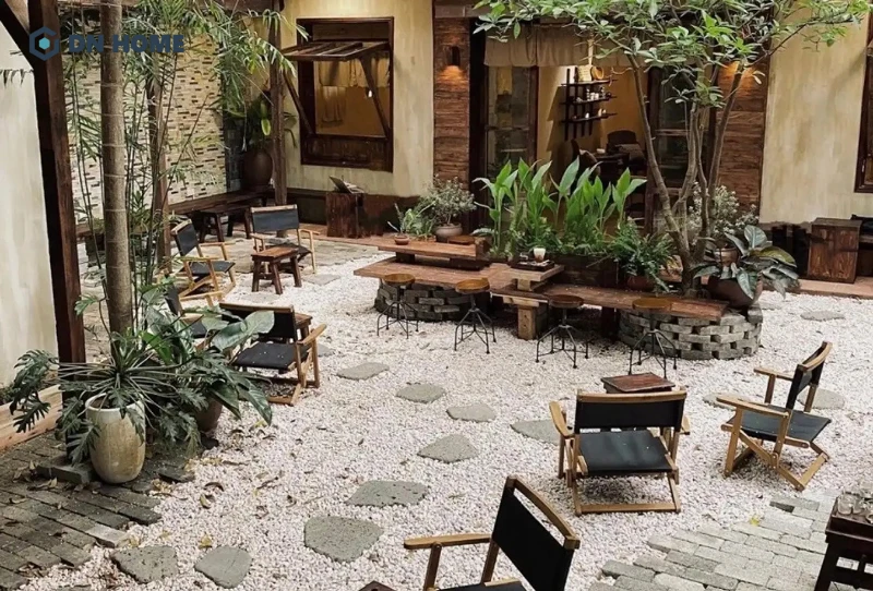 Với những quán cafe sân vườn cần chú trọng bố trí các khu vực bàn ghế xa nhau tạp cảm giác thoải mái