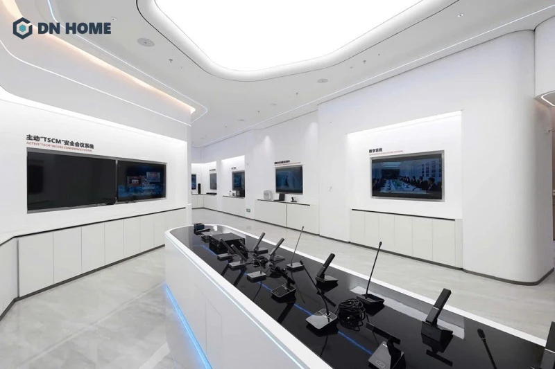 Mẫu thiết kế showroom điện máy phong cách High tech sang trọng
