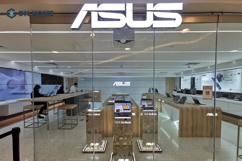 Showroom máy tính bố trí khu vực trải nghiệm sản phẩm trực tiếp giúp tăng thời gian khách lưu lại và nâng cao khả năng mua sắm