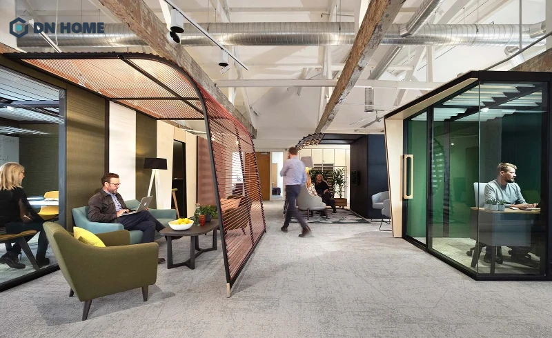Mô hình văn phòng Hybrid Office kết hợp quản lý thông minh, cho phép nhân viên linh hoạt làm việc từ xa