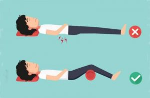 Nằm ngửa - tư thế ngủ giảm mỡ mặt hiệu quả.