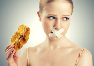 Hạn chế thói quen ăn vặt