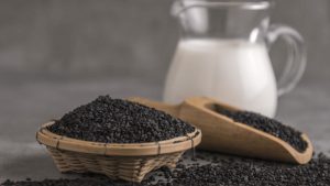 Sữa mè đen chứa nhiều khoáng chất tốt cho xương