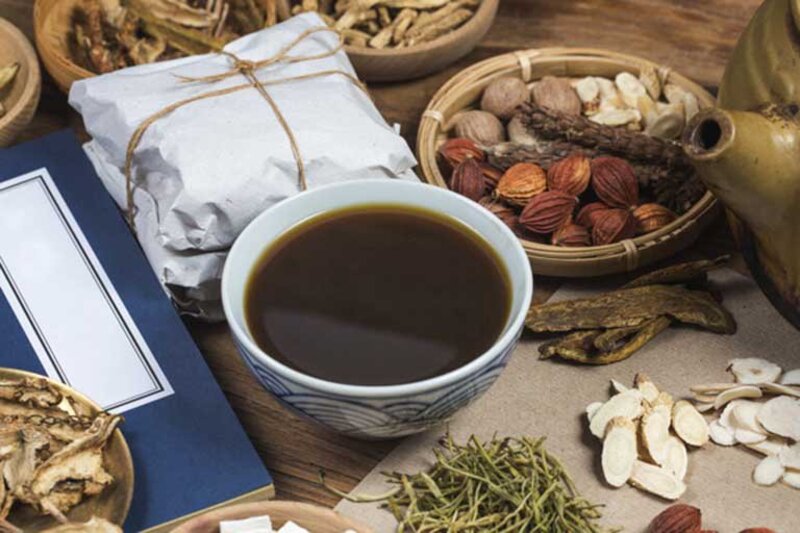 Tuân thủ theo chỉ định và hướng dẫn của bác sĩ khi uống thuốc Bắc