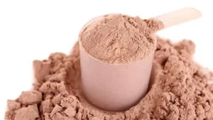Whey protein là nguồn bổ sung protein giàu amino acid thiết yếu, hỗ trợ xây dựng và phục hồi cơ bắp sau tập luyện.