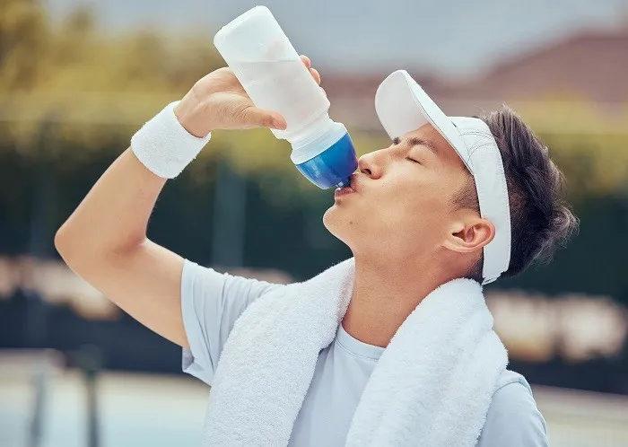Uống nước sau khi tập thể dục phục hồi