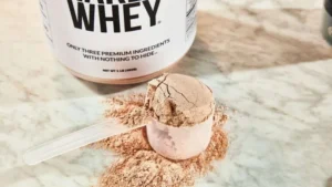 Bột whey protein là gì? Đây là nguồn đạm chất lượng cao từ váng sữa, được tách và cô đặc trong quá trình sản xuất phô mai.