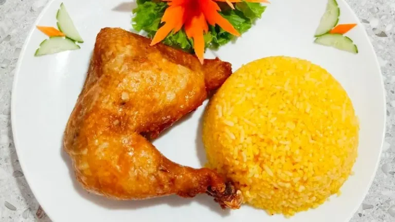 1 phần cơm gà xối mỡ bao nhiêu calo?