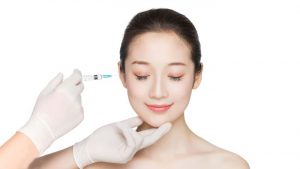 Rất nhiều chị em đang băn khoăn có nên tiêm filler thái dương hay không